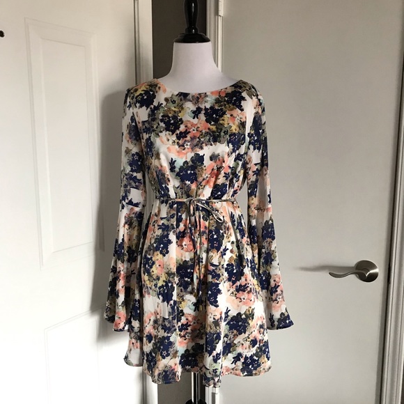 ANGL Dresses & Skirts - ANGL Floral Long Sleeve Dress Size Medium